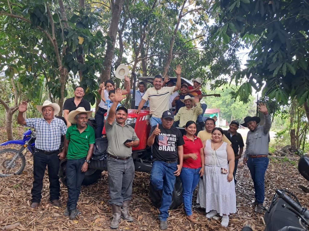 Arrivee-du-tracteur-dans-les-commuanutes-Peten-17-avril-2026-©ACCODIL