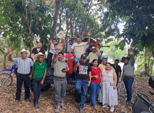 Arrivee-du-tracteur-dans-les-commuanutes-Peten-17-avril-2026-©ACCODIL